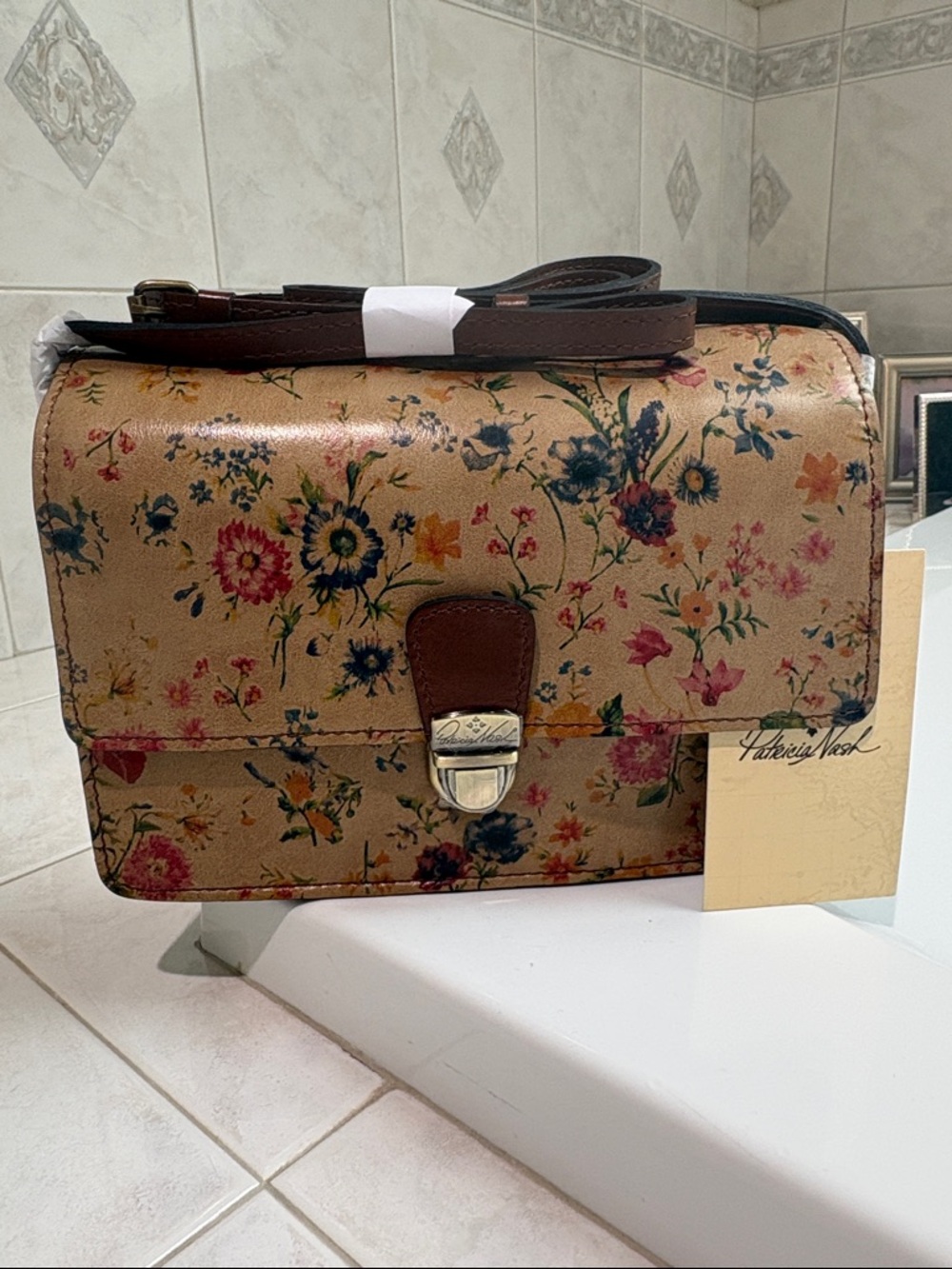 Patricia Nash Locri Prairie Rose Collection Crossbody Bag in Beige Floral Print